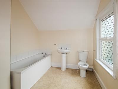 EN SUITE BATHROOM/W.C.